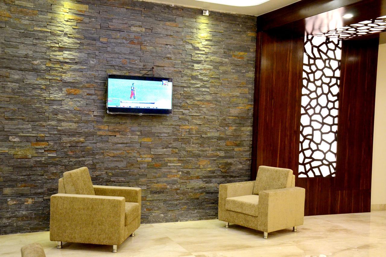 Hotel Gulmohar Pride Ahmednagar Exterior photo
