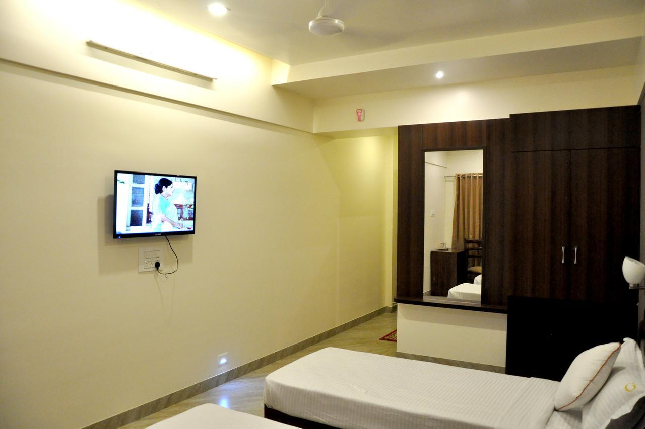 Hotel Gulmohar Pride Ahmednagar Exterior photo