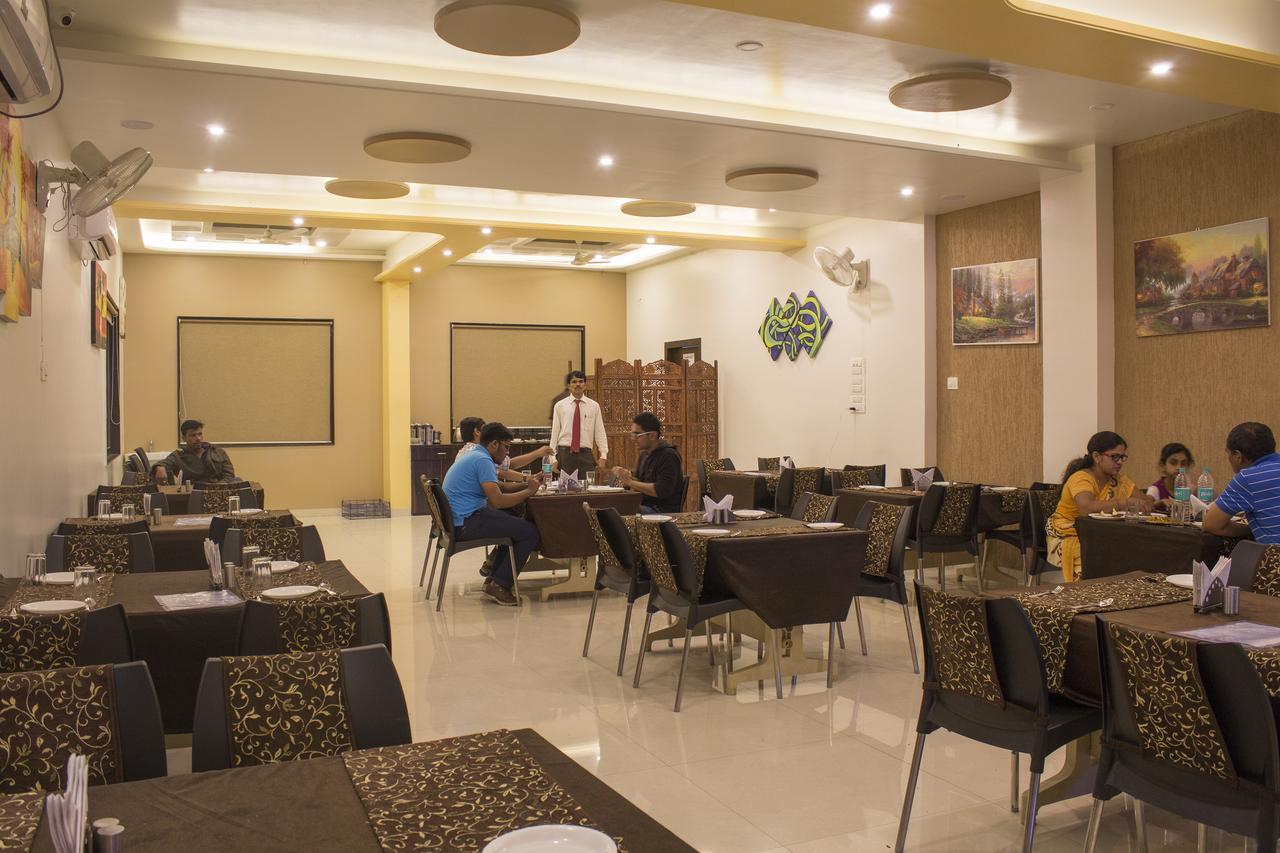 Hotel Gulmohar Pride Ahmednagar Exterior photo